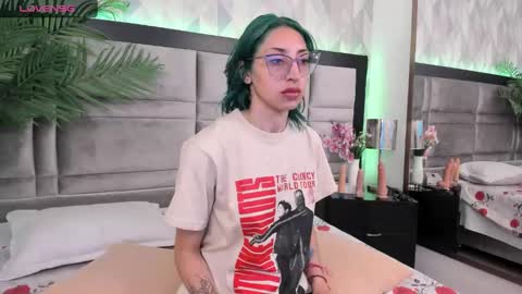 Snapshot of im_gaia chatting on 01-18-25, 12:15 Im Gaia online show from 01-18-25, 12:15