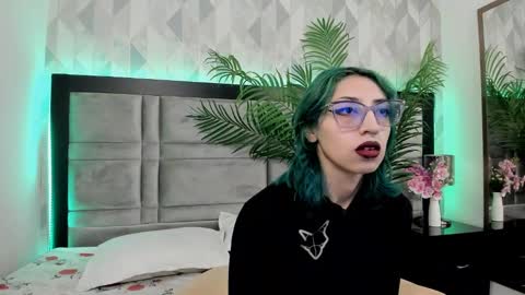 Snapshot of im_gaia chatting on 02-01-25, 12:05 Im Gaia online show from 02-01-25, 12:05