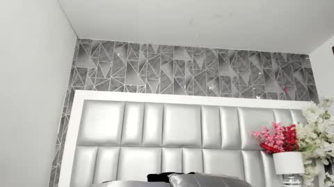 Snapshot of im_gaia chatting on 03-04-25, 01:06 Im Gaia online show from 03-04-25, 01:06