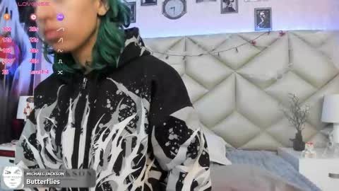 Snapshot of im_gaia chatting on 10-11-25, 01:31 Im Gaia online show from 10-11-25, 01:31