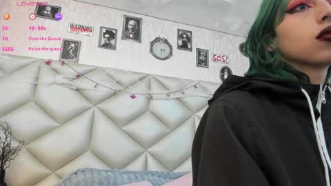 Snapshot of im_gaia chatting on 10-26-25, 12:33 Im Gaia online show from 10-26-25, 12:33