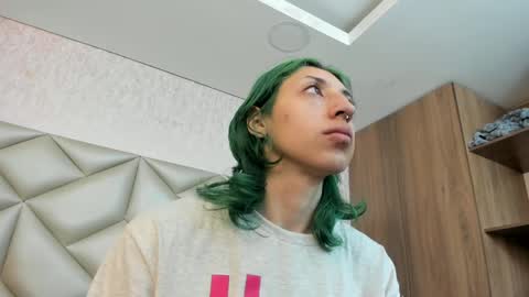 Snapshot of im_gaia chatting on 11-09-25, 12:03 Im Gaia online show from 11-09-25, 12:03