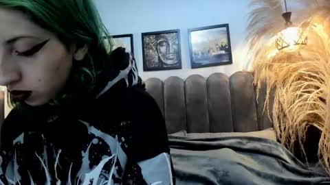 Snapshot of im_gaia chatting on 12-16-25, 12:10 Im Gaia online show from 12-16-25, 12:10