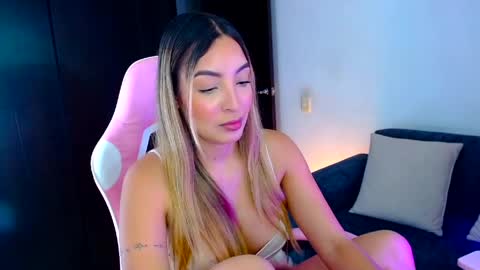 Snapshot of im_grecia chatting on 04-22-26, 11:50 Grecia online show from 04-22-26, 11:50