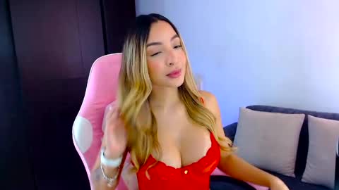 Snapshot of im_grecia chatting on 04-30-26, 01:28 Grecia online show from 04-30-26, 01:28