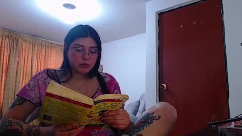 Snapshot of im_hanna_x2 chatting on 10-30-25, 06:52 Hanna online show from 10-30-25, 06:52