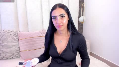 im_isabella1 online show from 04-03-26, 05:16