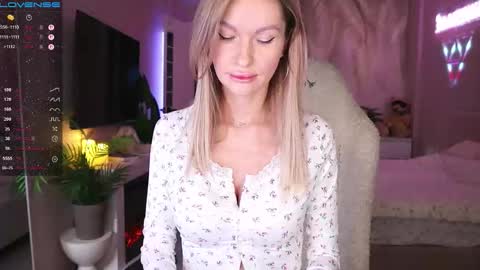 Snapshot of im_kristina chatting on 02-02-26, 01:48 Kris online show from 02-02-26, 01:48