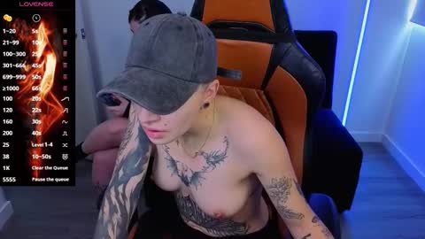 Laia online show from 10-24-25, 06:15