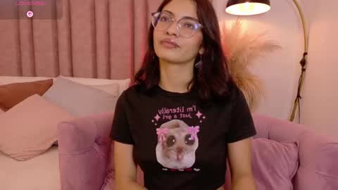 Snapshot of im_lily_ chatting on 06-25-26, 01:48 Lilyy online show from 06-25-26, 01:48