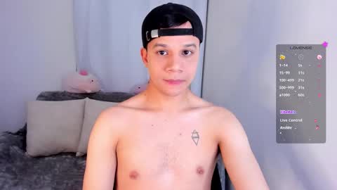 Snapshot of im_marco chatting on 12-19-25, 03:02 Marco online show from 12-19-25, 03:02