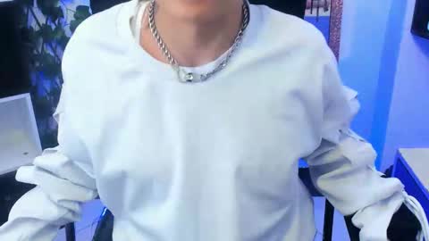 Snapshot of im_mathias chatting on 02-13-26, 02:18 mathias online show from 02-13-26, 02:18