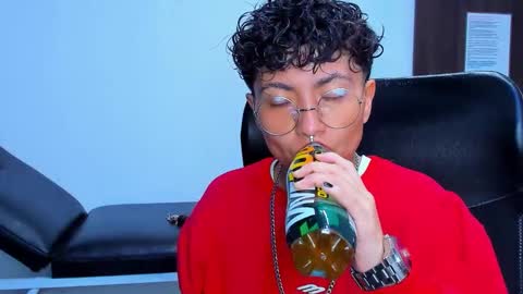 Snapshot of im_mathias chatting on 02-15-26, 03:03 mathias online show from 02-15-26, 03:03