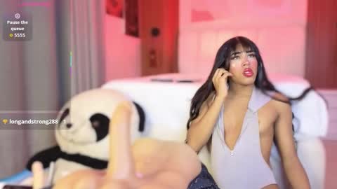 Snapshot of im_perla chatting on 11-30-25, 11:14 Perla online show from 11-30-25, 11:14