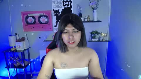 Snapshot of im_ur_girl_demure chatting on 05-08-26, 10:20 kyline online show from 05-08-26, 10:20