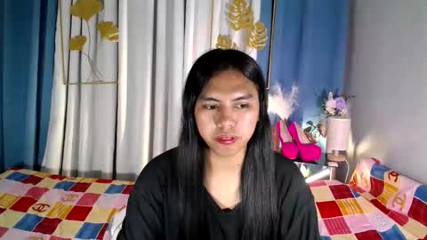Snapshot of im_ur_girl_demure chatting on 06-11-26, 12:32 kyline online show from 06-11-26, 12:32