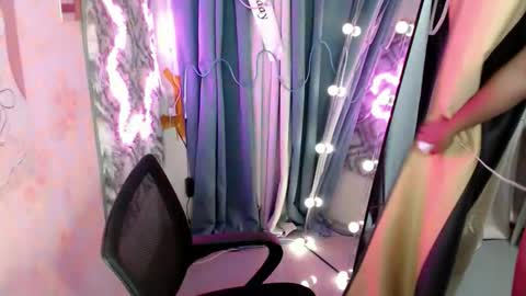 Snapshot of im_urloving_mama69 chatting on 12-18-25, 04:35 im_urloving_mama69 online show from 12-18-25, 04:35