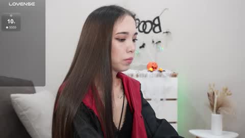 Snapshot of imaginasian_ chatting on 10-31-25, 04:02 imaginasian online show from 10-31-25, 04:02