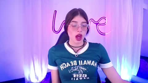 Chloe online show from 10-15-25, 08:20