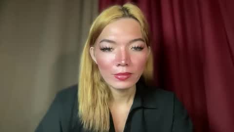 Mika online show from 02-12-26, 04:51