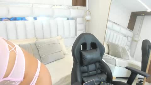Snapshot of imkrystall chatting on 05-26-26, 09:55 Krystall online show from 05-26-26, 09:55
