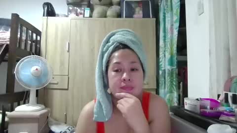 Snapshot of immaculate02 chatting on 02-16-25, 06:43 Immaculate02 online show from 02-16-25, 06:43