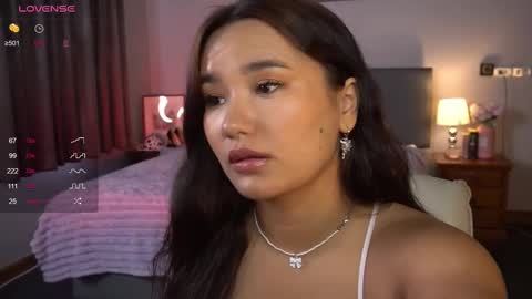 Snapshot of immahawaii chatting on 02-17-25, 03:25 Imma online show from 02-17-25, 03:25