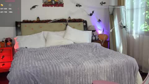 Snapshot of immahawaii chatting on 10-27-25, 03:21 Imma online show from 10-27-25, 03:21