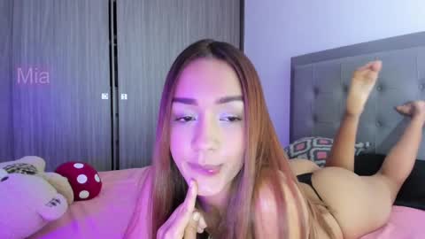 mia ---------  COL TIME online show from 02-19-25, 01:18