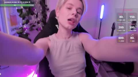 Snapshot of imnotmia chatting on 02-19-25, 12:55 Mia online show from 02-19-25, 12:55