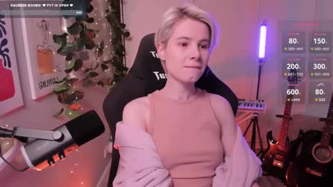 Snapshot of imnotmia chatting on 02-22-25, 09:45 Mia online show from 02-22-25, 09:45