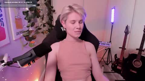 Snapshot of imnotmia chatting on 02-23-25, 01:21 Mia online show from 02-23-25, 01:21