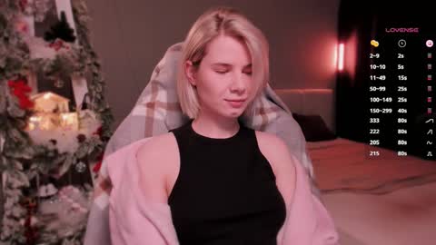 Snapshot of imnotmia chatting on 12-05-25, 10:24 Mia online show from 12-05-25, 10:24