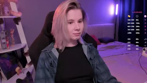 Mia online show from 04-18-26, 10:19