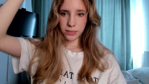 Snapshot of imogensy chatting on 02-18-25, 08:49 my name Imo Fansly online show from 02-18-25, 08:49