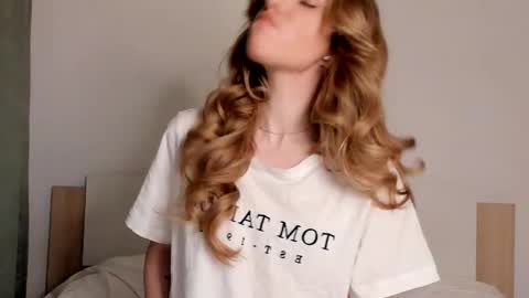 Snapshot of imogensy chatting on 03-04-25, 12:18 my name Imo Fansly online show from 03-04-25, 12:18