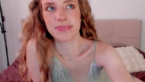 Snapshot of imogensy chatting on 09-14-25, 09:08 my name Imo Fansly online show from 09-14-25, 09:08