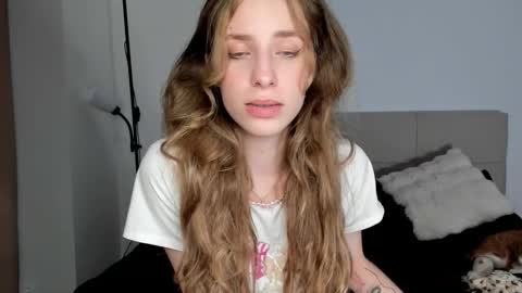 Snapshot of imogensy chatting on 09-19-25, 04:40 my name Imo Fansly online show from 09-19-25, 04:40