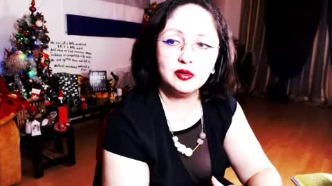 Snapshot of imperatrizasado chatting on 12-25-24, 11:42 Empress online show from 12-25-24, 11:42