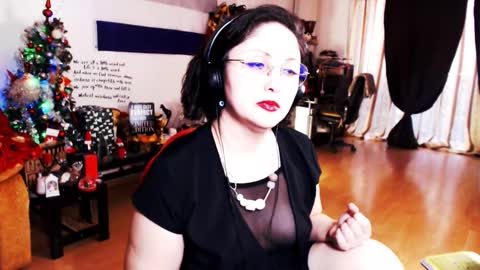 Snapshot of imperatrizasado chatting on 12-26-24, 11:54 Empress online show from 12-26-24, 11:54