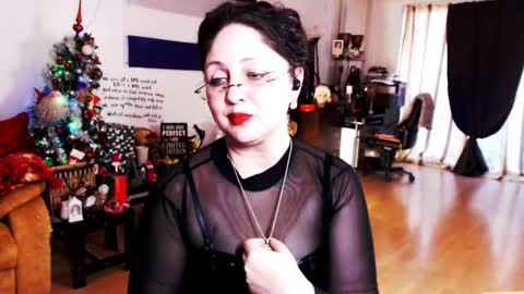 Snapshot of imperatrizasado chatting on 01-08-25, 02:03 Empress online show from 01-08-25, 02:03