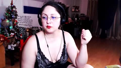 Snapshot of imperatrizasado chatting on 01-30-25, 08:42 Empress online show from 01-30-25, 08:42