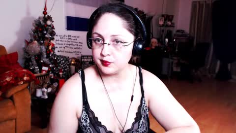 Snapshot of imperatrizasado chatting on 01-31-25, 08:12 Empress online show from 01-31-25, 08:12