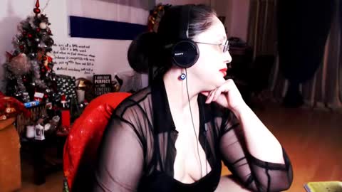 Snapshot of imperatrizasado chatting on 02-03-25, 09:50 Empress online show from 02-03-25, 09:50