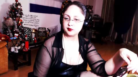 Snapshot of imperatrizasado chatting on 02-05-25, 03:55 Empress online show from 02-05-25, 03:55