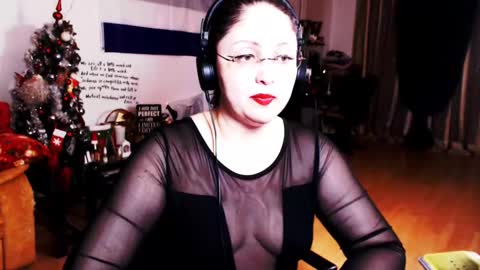 Snapshot of imperatrizasado chatting on 02-09-25, 10:54 Empress online show from 02-09-25, 10:54