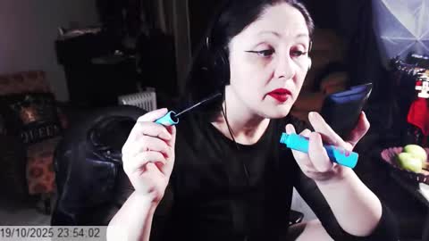 Snapshot of imperatrizasado chatting on 10-19-25, 08:53 Empress online show from 10-19-25, 08:53