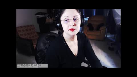 Snapshot of imperatrizasado chatting on 11-02-25, 11:01 Empress online show from 11-02-25, 11:01