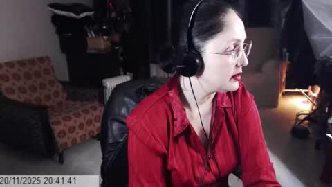 Snapshot of imperatrizasado chatting on 11-20-25, 06:40 Empress online show from 11-20-25, 06:40