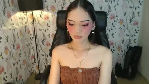 Snapshot of imyourlegalbaby chatting on 02-01-25, 07:05 Aki online show from 02-01-25, 07:05